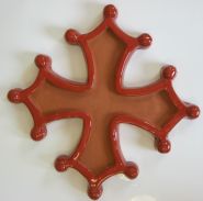 croix occitane semi evidée diamètre 48 émaillé rouge à l'extérieur