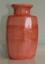 Vase ovale couleur corail hauteur 17 cm